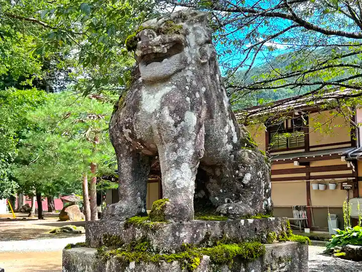 荒城神社の狛犬