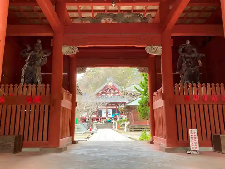 那古寺の山門・神門
