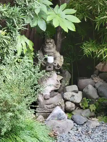 久國神社の像