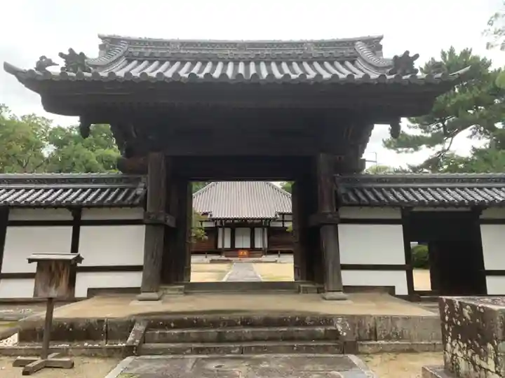 蓮教寺の山門・神門