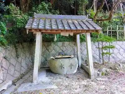 松尾神社（坂井松尾神社）の手水舎