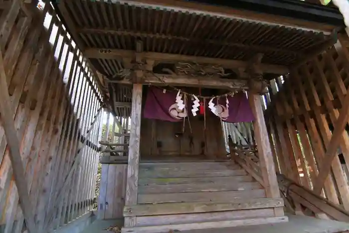 境神社の本殿