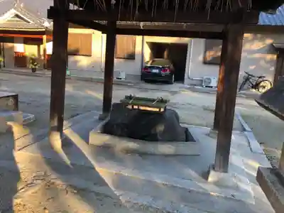 鴨高田神社の手水舎