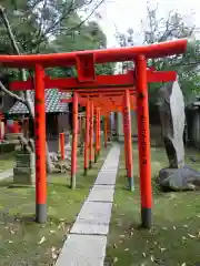 三囲神社の鳥居