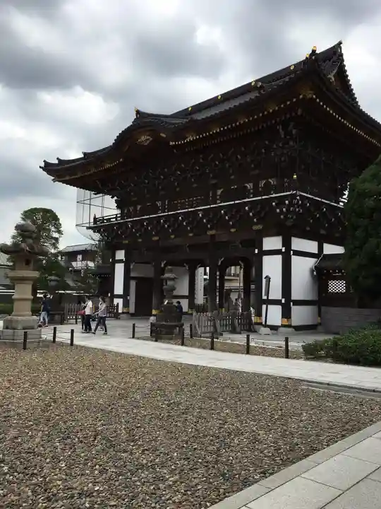 成田山新勝寺の山門・神門