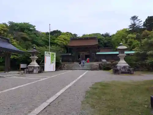氣多大社の{uncategorized: "未分類", other: "その他", undefined: "問題あり", building: "その他建物", grave: "お墓", sacred_gate: "鳥居", guardian: "狛犬", statue: "像", buddha: "仏像", history: "歴史", nature: "自然", garden: "庭園", animal: "動物", pagoda: "塔", temizu: "手水舎", mountain_gate: "山門・神門", sanctuary: "本殿・本堂", subordinate: "末社・摂社", art: "芸術", scenery: "景色", jizo: "地蔵", ema: "絵馬", goshuin: "御朱印", omikuji: "おみくじ", items: "授与品その他", amulet: "お守り", goshuincho: "御朱印帳", eats: "食事", festival: "お祭り", votive_dance: "神楽", shichigosan: "七五三参", wedding: "結婚式", experience: "体験その他", initially: "初詣", around: "周辺", anti_infection: "感染症対策"}