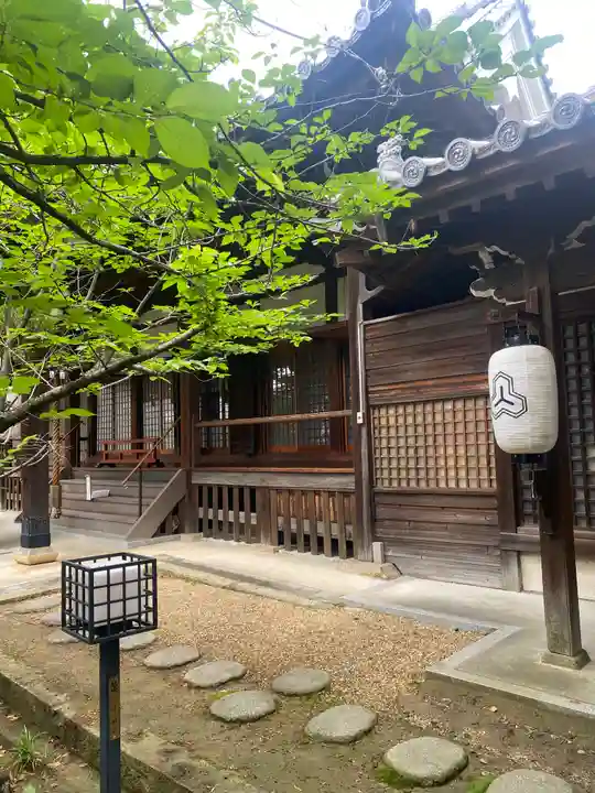 万代寺の本殿・本堂