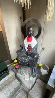 鍛治町観音堂の{uncategorized: "未分類", other: "その他", undefined: "問題あり", building: "その他建物", grave: "お墓", sacred_gate: "鳥居", guardian: "狛犬", statue: "像", buddha: "仏像", history: "歴史", nature: "自然", garden: "庭園", animal: "動物", pagoda: "塔", temizu: "手水舎", mountain_gate: "山門・神門", sanctuary: "本殿・本堂", subordinate: "末社・摂社", art: "芸術", scenery: "景色", jizo: "地蔵", ema: "絵馬", goshuin: "御朱印", omikuji: "おみくじ", items: "授与品その他", amulet: "お守り", goshuincho: "御朱印帳", eats: "食事", festival: "お祭り", votive_dance: "神楽", shichigosan: "七五三参", wedding: "結婚式", experience: "体験その他", initially: "初詣", around: "周辺", anti_infection: "感染症対策"}