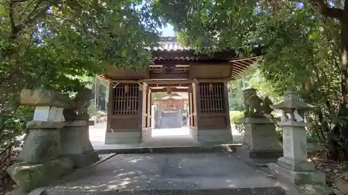 大麻神社の山門・神門
