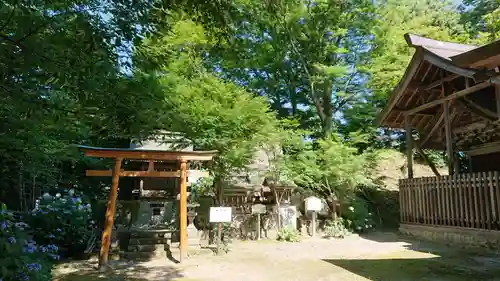 石都々古和気神社の末社