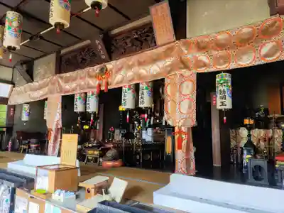 弥勒寺の本殿・本堂