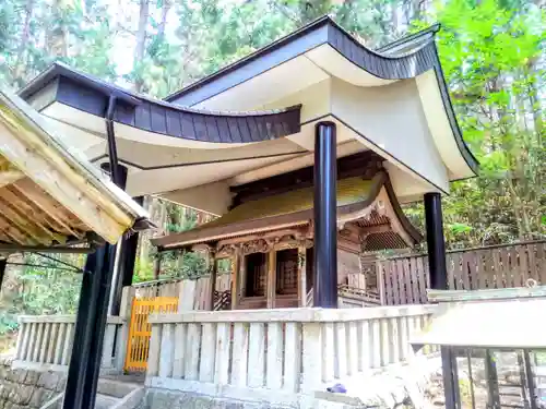 根道神社の本殿