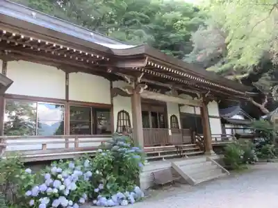 釋尊寺の本殿・本堂