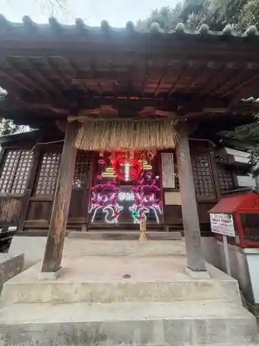 中司孫太郎稲荷神社の{uncategorized: "未分類", other: "その他", undefined: "問題あり", building: "その他建物", grave: "お墓", sacred_gate: "鳥居", guardian: "狛犬", statue: "像", buddha: "仏像", history: "歴史", nature: "自然", garden: "庭園", animal: "動物", pagoda: "塔", temizu: "手水舎", mountain_gate: "山門・神門", sanctuary: "本殿・本堂", subordinate: "末社・摂社", art: "芸術", scenery: "景色", jizo: "地蔵", ema: "絵馬", goshuin: "御朱印", omikuji: "おみくじ", items: "授与品その他", amulet: "お守り", goshuincho: "御朱印帳", eats: "食事", festival: "お祭り", votive_dance: "神楽", shichigosan: "七五三参", wedding: "結婚式", experience: "体験その他", initially: "初詣", around: "周辺", anti_infection: "感染症対策"}