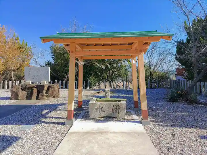 神明社(岩崎神明社)の手水舎