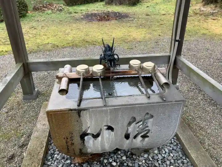 手力神社の手水舎