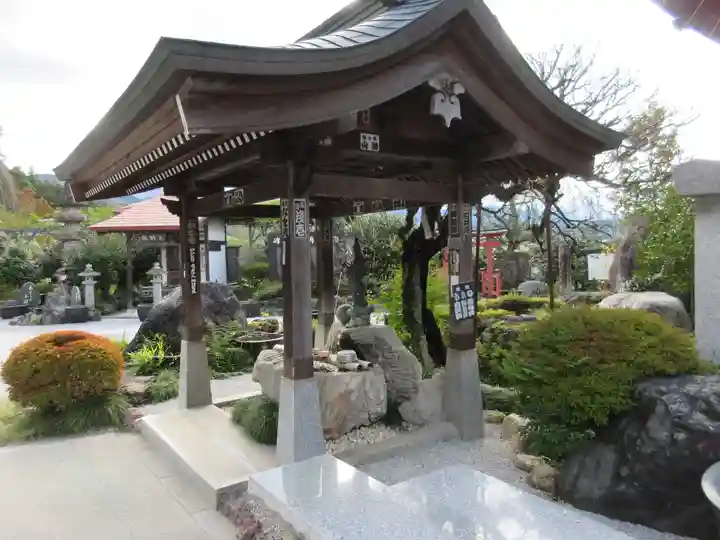 野坂寺の手水舎