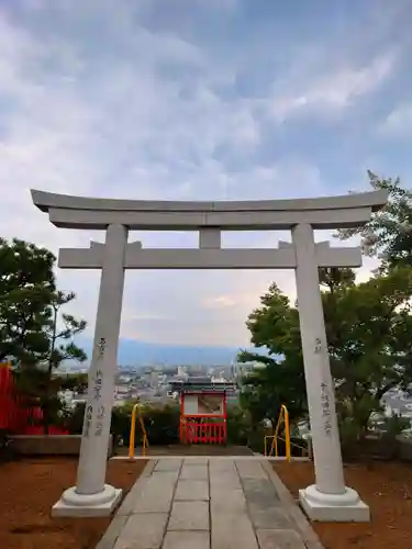 建勲神社の鳥居