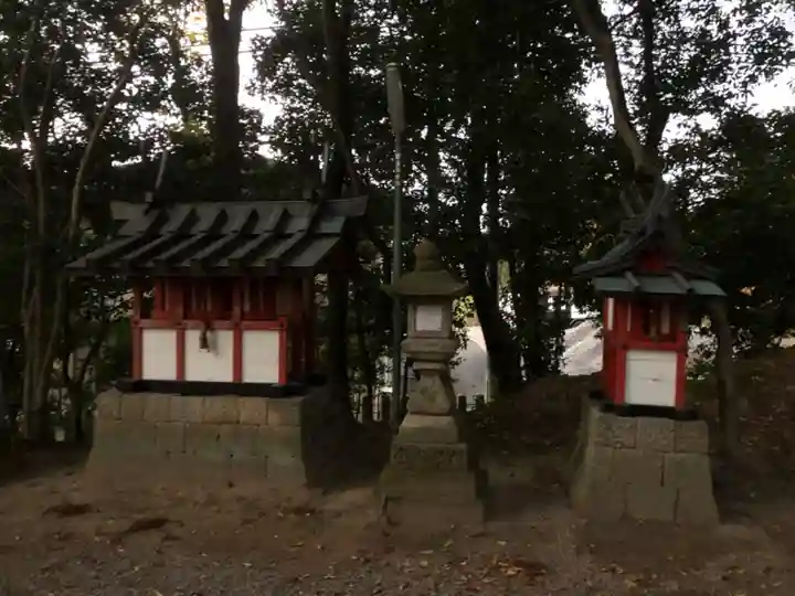 御前原石立命神社の末社・摂社