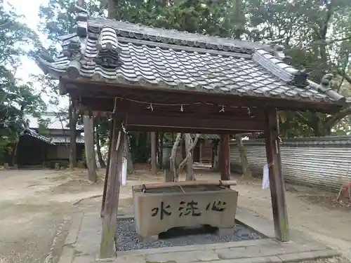 大岡白山神社の手水舎