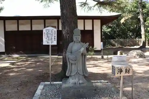 讃岐國分寺の像