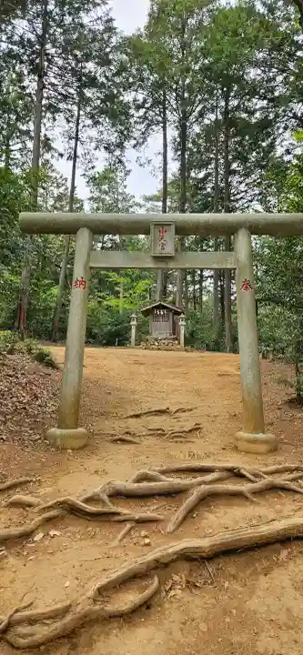 高麗神社の{uncategorized: "未分類", other: "その他", undefined: "問題あり", building: "その他建物", grave: "お墓", sacred_gate: "鳥居", guardian: "狛犬", statue: "像", buddha: "仏像", history: "歴史", nature: "自然", garden: "庭園", animal: "動物", pagoda: "塔", temizu: "手水舎", mountain_gate: "山門・神門", sanctuary: "本殿・本堂", subordinate: "末社・摂社", art: "芸術", scenery: "景色", jizo: "地蔵", ema: "絵馬", goshuin: "御朱印", omikuji: "おみくじ", items: "授与品その他", amulet: "お守り", goshuincho: "御朱印帳", eats: "食事", festival: "お祭り", votive_dance: "神楽", shichigosan: "七五三参", wedding: "結婚式", experience: "体験その他", initially: "初詣", around: "周辺", anti_infection: "感染症対策"}