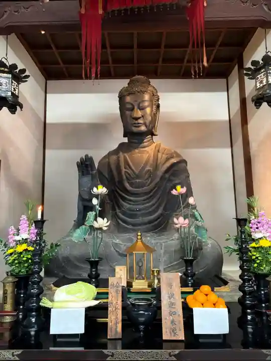 飛鳥寺の{uncategorized: "未分類", other: "その他", undefined: "問題あり", building: "その他建物", grave: "お墓", sacred_gate: "鳥居", guardian: "狛犬", statue: "像", buddha: "仏像", history: "歴史", nature: "自然", garden: "庭園", animal: "動物", pagoda: "塔", temizu: "手水舎", mountain_gate: "山門・神門", sanctuary: "本殿・本堂", subordinate: "末社・摂社", art: "芸術", scenery: "景色", jizo: "地蔵", ema: "絵馬", goshuin: "御朱印", omikuji: "おみくじ", items: "授与品その他", amulet: "お守り", goshuincho: "御朱印帳", eats: "食事", festival: "お祭り", votive_dance: "神楽", shichigosan: "七五三参", wedding: "結婚式", experience: "体験その他", initially: "初詣", around: "周辺", anti_infection: "感染症対策"}