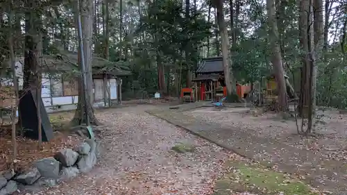 下居神社の庭園