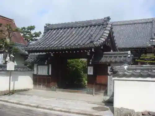 蓮瑞寺の山門・神門