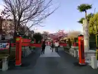 車折神社の{uncategorized: "未分類", other: "その他", undefined: "問題あり", building: "その他建物", grave: "お墓", sacred_gate: "鳥居", guardian: "狛犬", statue: "像", buddha: "仏像", history: "歴史", nature: "自然", garden: "庭園", animal: "動物", pagoda: "塔", temizu: "手水舎", mountain_gate: "山門・神門", sanctuary: "本殿・本堂", subordinate: "末社・摂社", art: "芸術", scenery: "景色", jizo: "地蔵", ema: "絵馬", goshuin: "御朱印", omikuji: "おみくじ", items: "授与品その他", amulet: "お守り", goshuincho: "御朱印帳", eats: "食事", festival: "お祭り", votive_dance: "神楽", shichigosan: "七五三参", wedding: "結婚式", experience: "体験その他", initially: "初詣", around: "周辺", anti_infection: "感染症対策"}