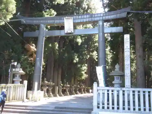 北口本宮冨士浅間神社の鳥居