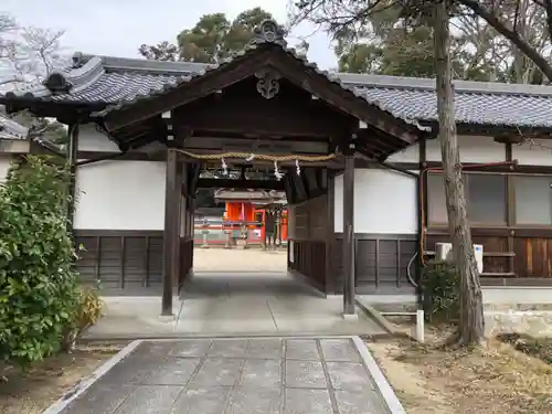 岡田鴨神社の山門