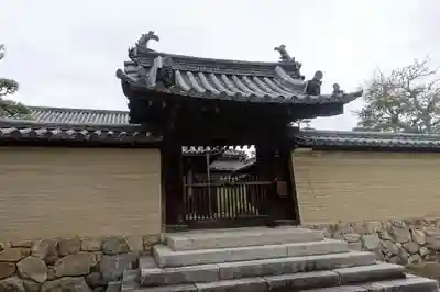 中院の山門・神門