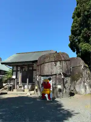 三ツ石神社(岩手県)