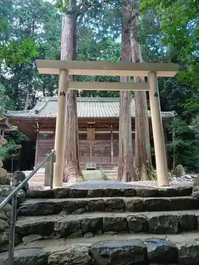 柚井宇賀神社の鳥居
