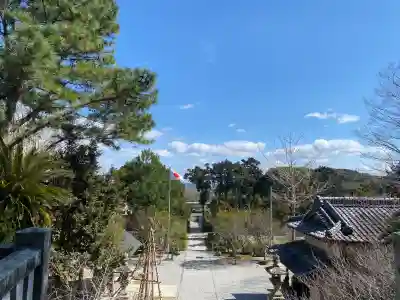 高家神社の{uncategorized: "未分類", other: "その他", undefined: "問題あり", building: "その他建物", grave: "お墓", sacred_gate: "鳥居", guardian: "狛犬", statue: "像", buddha: "仏像", history: "歴史", nature: "自然", garden: "庭園", animal: "動物", pagoda: "塔", temizu: "手水舎", mountain_gate: "山門・神門", sanctuary: "本殿・本堂", subordinate: "末社・摂社", art: "芸術", scenery: "景色", jizo: "地蔵", ema: "絵馬", goshuin: "御朱印", omikuji: "おみくじ", items: "授与品その他", amulet: "お守り", goshuincho: "御朱印帳", eats: "食事", festival: "お祭り", votive_dance: "神楽", shichigosan: "七五三参", wedding: "結婚式", experience: "体験その他", initially: "初詣", around: "周辺", anti_infection: "感染症対策"}