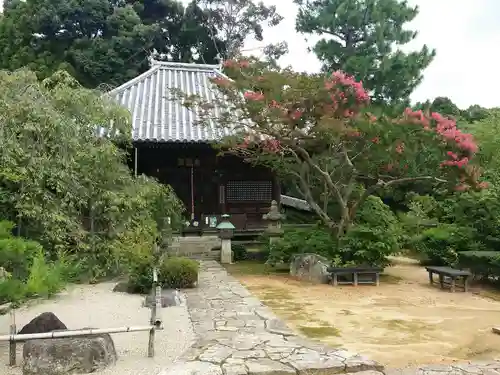 満願寺の本殿・本堂