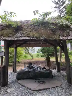 義經神社の手水舎