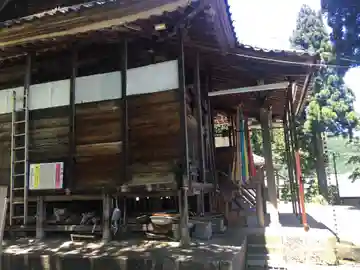 新羅神社の本殿・本堂