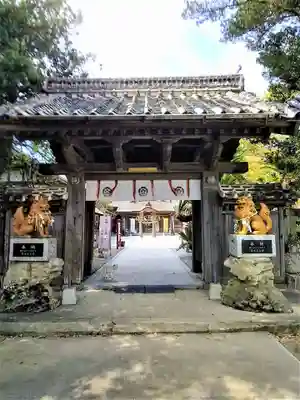湊八坂神社の山門・神門