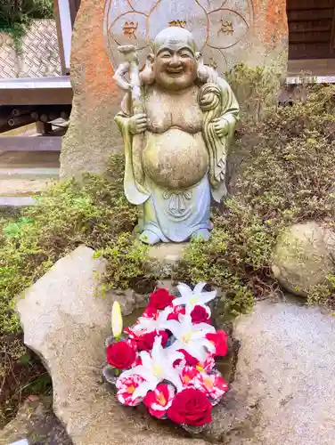 高龍寺の像