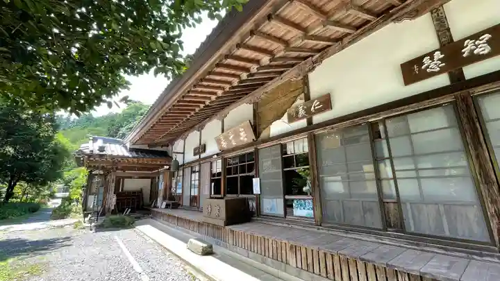 慈光寺の本殿・本堂