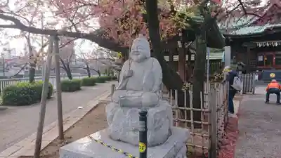 荏原神社の像