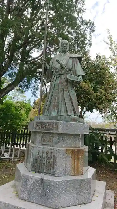光雲神社の像