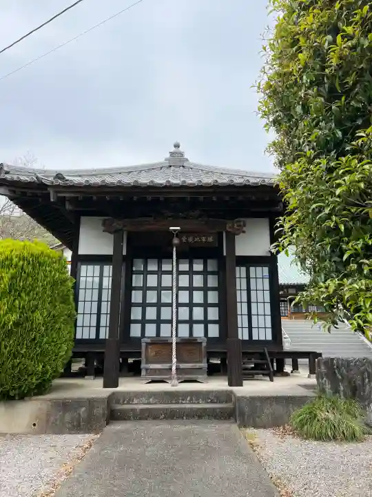 明鏡山龍雲寺の{uncategorized: "未分類", other: "その他", undefined: "問題あり", building: "その他建物", grave: "お墓", sacred_gate: "鳥居", guardian: "狛犬", statue: "像", buddha: "仏像", history: "歴史", nature: "自然", garden: "庭園", animal: "動物", pagoda: "塔", temizu: "手水舎", mountain_gate: "山門・神門", sanctuary: "本殿・本堂", subordinate: "末社・摂社", art: "芸術", scenery: "景色", jizo: "地蔵", ema: "絵馬", goshuin: "御朱印", omikuji: "おみくじ", items: "授与品その他", amulet: "お守り", goshuincho: "御朱印帳", eats: "食事", festival: "お祭り", votive_dance: "神楽", shichigosan: "七五三参", wedding: "結婚式", experience: "体験その他", initially: "初詣", around: "周辺", anti_infection: "感染症対策"}