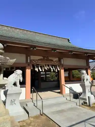 泊神社の{uncategorized: "未分類", other: "その他", undefined: "問題あり", building: "その他建物", grave: "お墓", sacred_gate: "鳥居", guardian: "狛犬", statue: "像", buddha: "仏像", history: "歴史", nature: "自然", garden: "庭園", animal: "動物", pagoda: "塔", temizu: "手水舎", mountain_gate: "山門・神門", sanctuary: "本殿・本堂", subordinate: "末社・摂社", art: "芸術", scenery: "景色", jizo: "地蔵", ema: "絵馬", goshuin: "御朱印", omikuji: "おみくじ", items: "授与品その他", amulet: "お守り", goshuincho: "御朱印帳", eats: "食事", festival: "お祭り", votive_dance: "神楽", shichigosan: "七五三参", wedding: "結婚式", experience: "体験その他", initially: "初詣", around: "周辺", anti_infection: "感染症対策"}