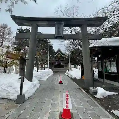 彌彦神社　(伊夜日子神社)の鳥居