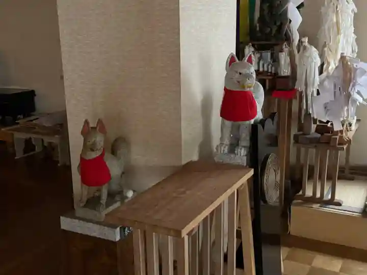 共栄稲荷神社の{uncategorized: "未分類", other: "その他", undefined: "問題あり", building: "その他建物", grave: "お墓", sacred_gate: "鳥居", guardian: "狛犬", statue: "像", buddha: "仏像", history: "歴史", nature: "自然", garden: "庭園", animal: "動物", pagoda: "塔", temizu: "手水舎", mountain_gate: "山門・神門", sanctuary: "本殿・本堂", subordinate: "末社・摂社", art: "芸術", scenery: "景色", jizo: "地蔵", ema: "絵馬", goshuin: "御朱印", omikuji: "おみくじ", items: "授与品その他", amulet: "お守り", goshuincho: "御朱印帳", eats: "食事", festival: "お祭り", votive_dance: "神楽", shichigosan: "七五三参", wedding: "結婚式", experience: "体験その他", initially: "初詣", around: "周辺", anti_infection: "感染症対策"}