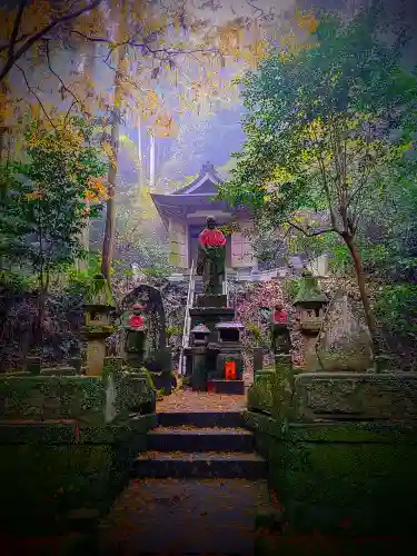 奥之院（岩屋寺）の仏像