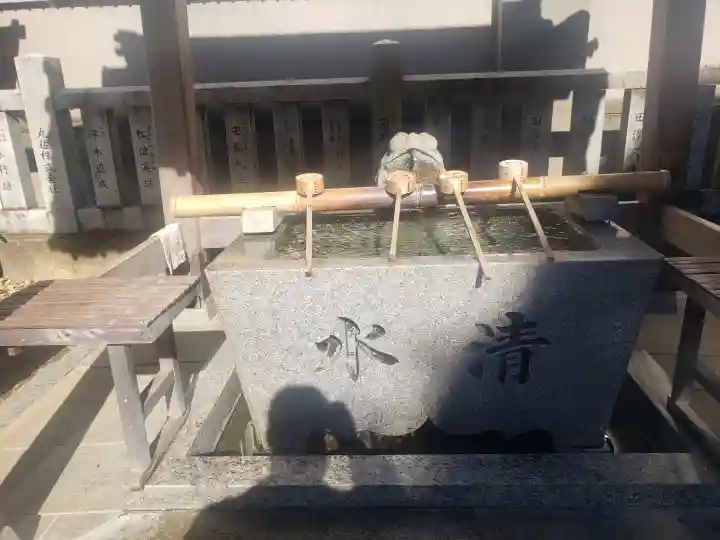 橿森神社の手水舎